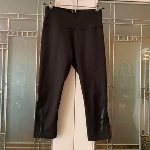 Nike Cropped Leggings